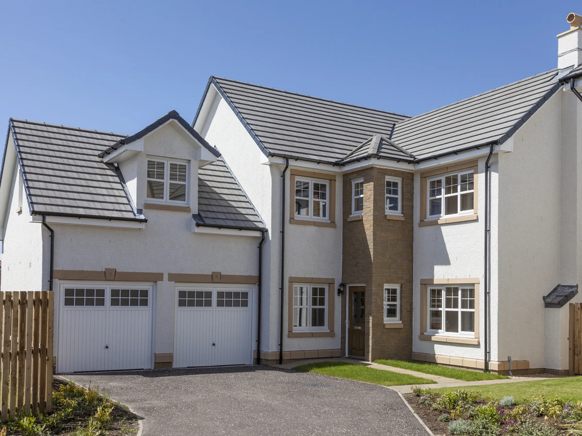 exterior-painting-large-white-rendered-sheffield-decorators Large white rendered exterior painted by Sheffield Decorators in Penistone