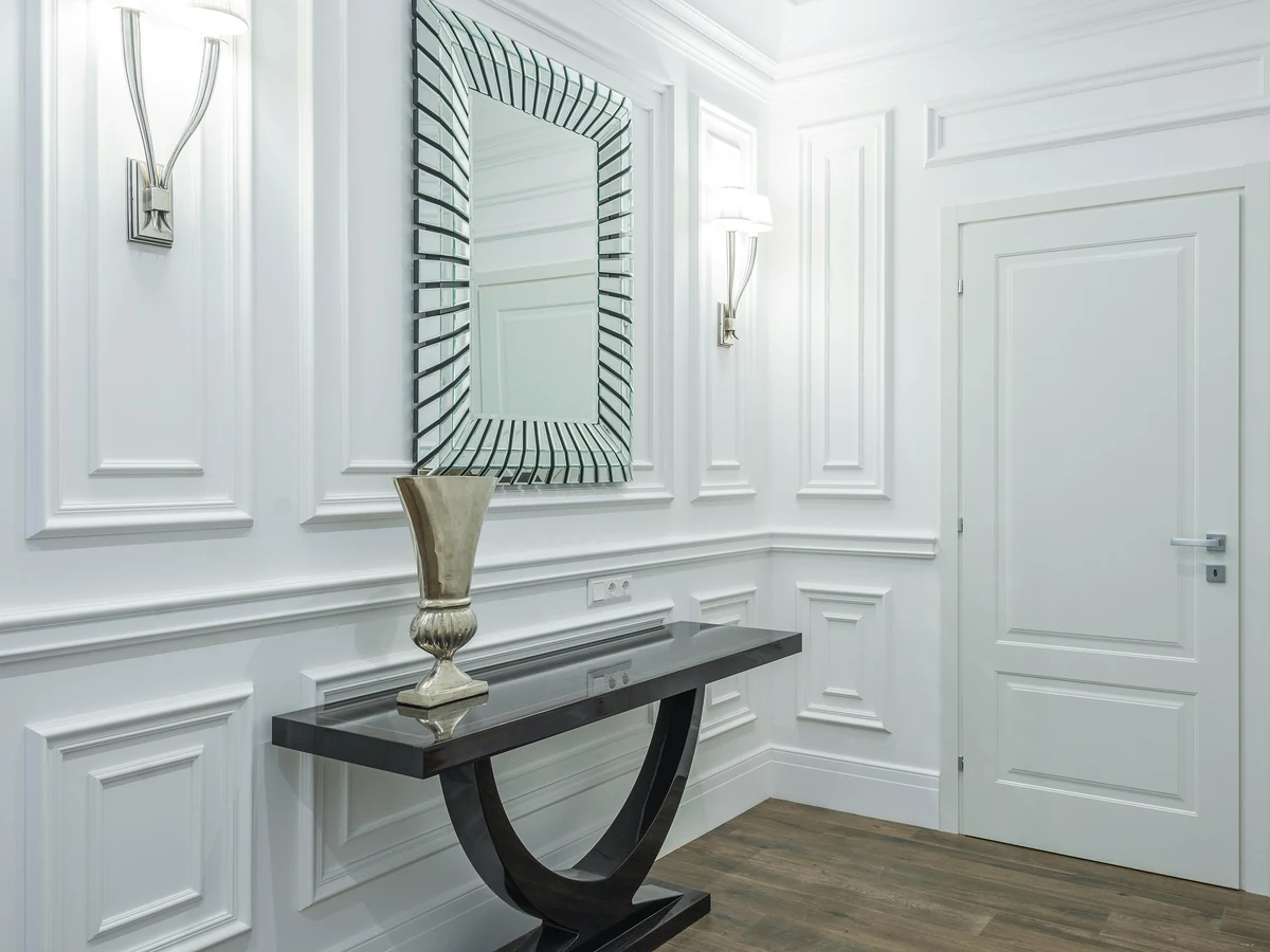 hallway-painting-elegant-white-panelled-sheffield-decorators Elegant white panelled hallway in a period property painted by Sheffield Decorators