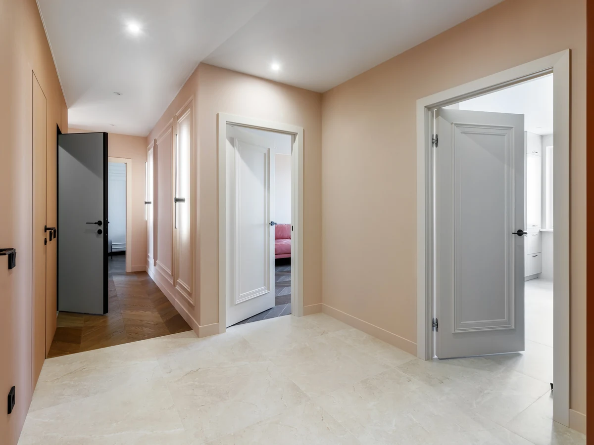 hallway-painting-peachcoloured-hallway-corridor-sheffield-decorators Peach coloured hallway corridor painted by Sheffield Decorators in Conisbrough