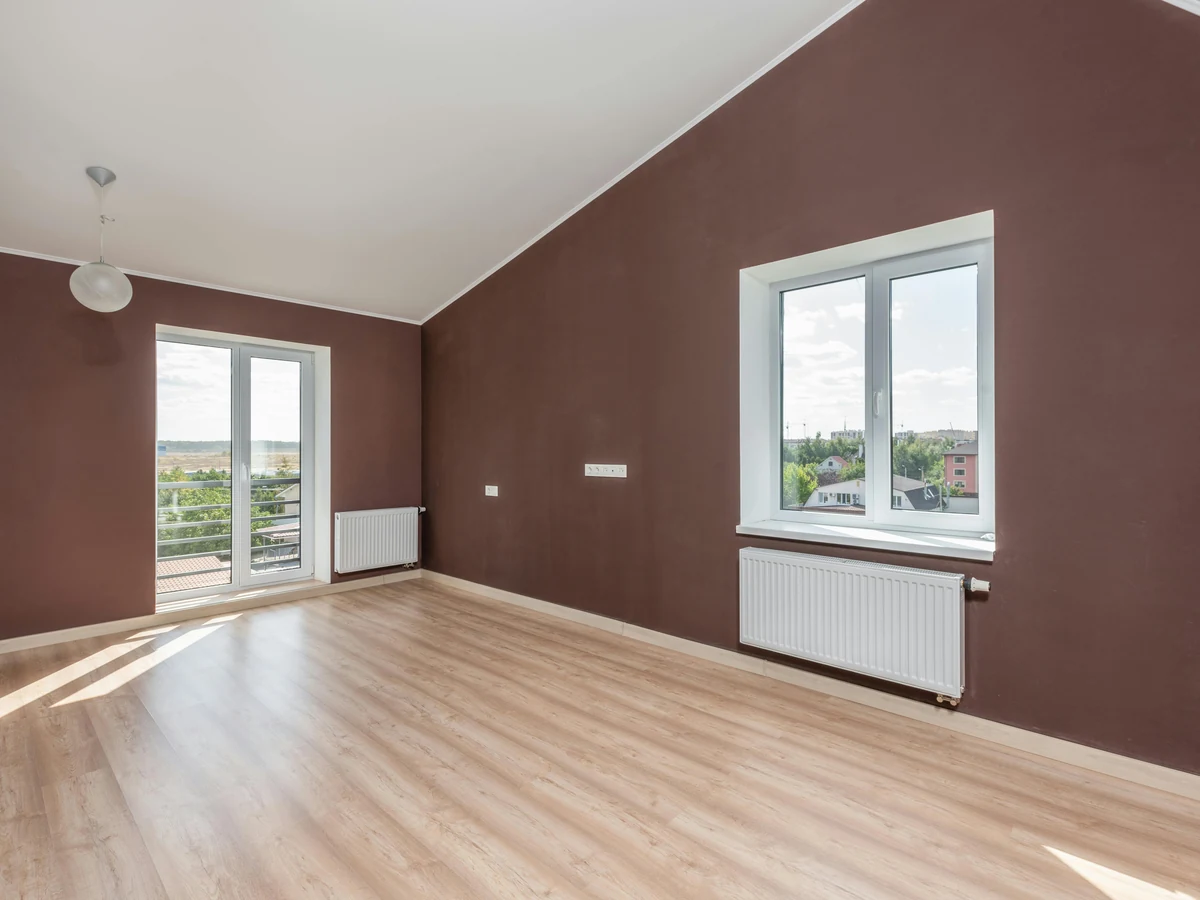 Dark painted interior room walls by Sheffield Decorators