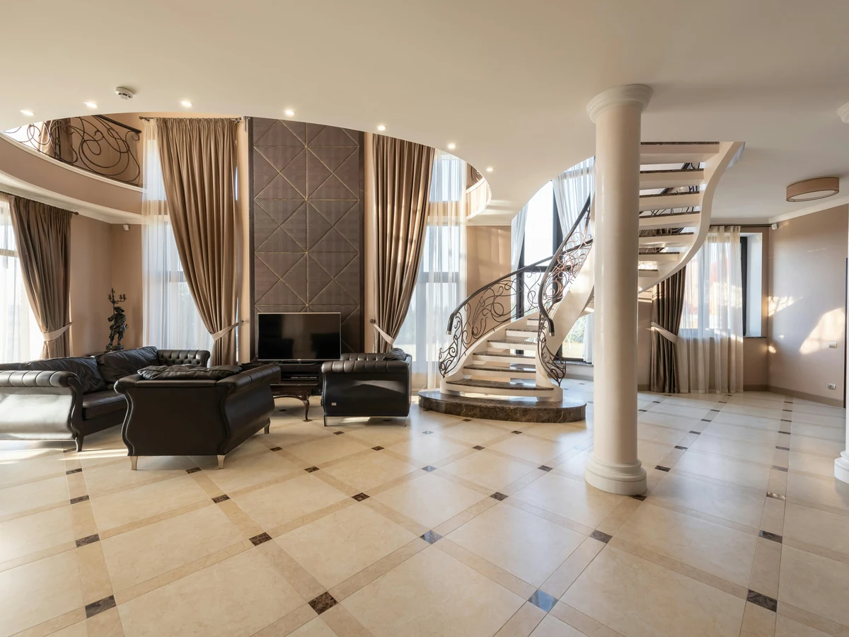 staircase-painting-grand-luxury-interior-sheffield-decorators Grand staircase and interior painting by Sheffield Decorators in Stannington